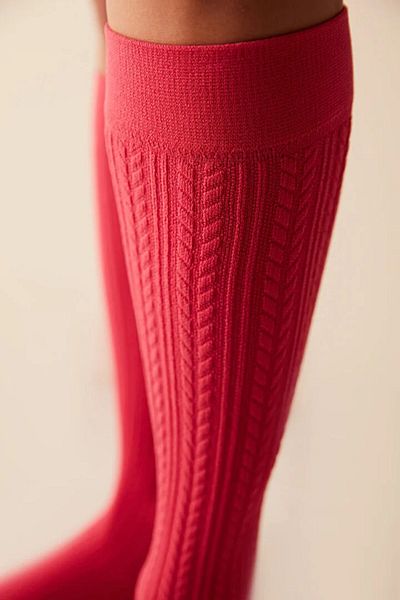 Penti Women's Knit Fuchsia 200 Denier Thick Winter Self Patterned Knee Length Trousers Socks