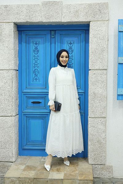 She Olive Tasseled Laced Hijab Dress -white