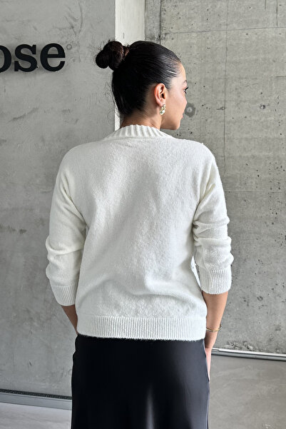 MODAGEN White V-Neck Pearl Detailed Women's Knitwear Cardigan