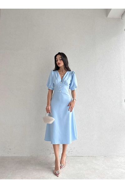 Afiş Butik Blue Pearl Button Button Detail Midi šaty s polovičním rukávem