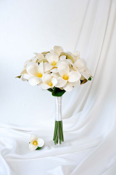 Uğur Gelin Buketi Beyaz Manolya Asalet Gelin Çiçeği