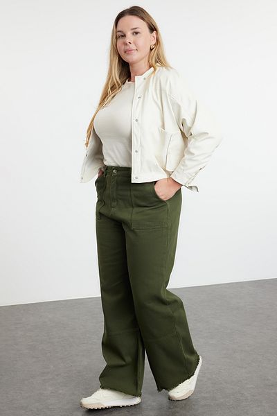 Trendyol Curve Hohe Taille, weites Bein, große Jeans TBBAW25CJ00001