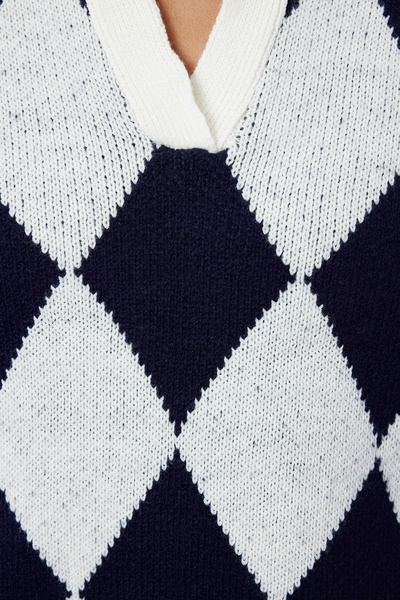 Trendyol Collection Wide Fit Ecru vzorovaný měkký pletený svetr - Twoaw23Kz00904