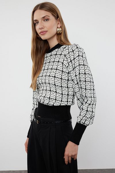 Trendyol Collection Cremefarbener Strickpullover mit Glitzer in Tweed-Optik - TWOAW21KZ0032