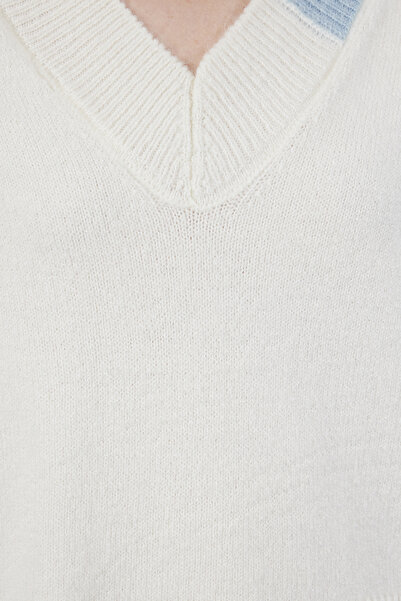 Trendyol Collection Soft Textured Ecru Knitwear Sweater - Scarf, Twoaw25Kz00205