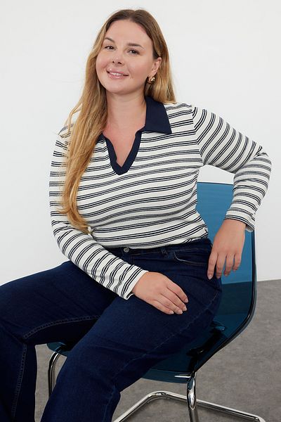 Trendyol Curve Pletená bavlněná halenka v námořnické modré košilce větší velikosti
