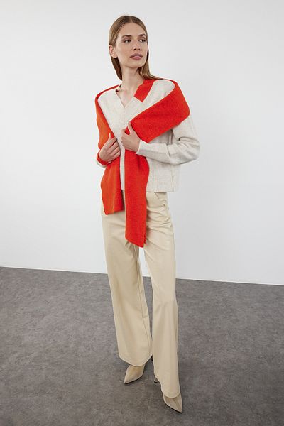 Trendyol Collection Pulover de tricotaj bej cu textura moale - eșarfă, TWOAW25KZ00205