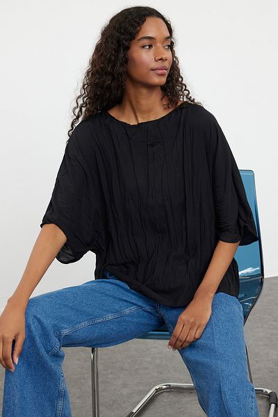 Trendyol Collection Short Sleeve Black Woven Blouse - Wrinkled Effect TWOAW25BZ00051