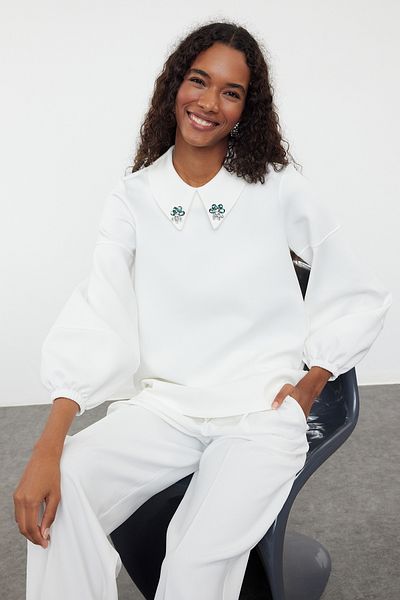 Trendyol Modest Gestrickte Tunika mit Polokragen und Accessoire-Detail - TCTAW25UK00005