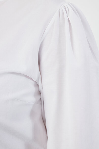 Trendyol Curve Biela dámska blúzka nadmernej veľkosti – detail mašle, šnurovanie, tkané Tbbaw25af00021