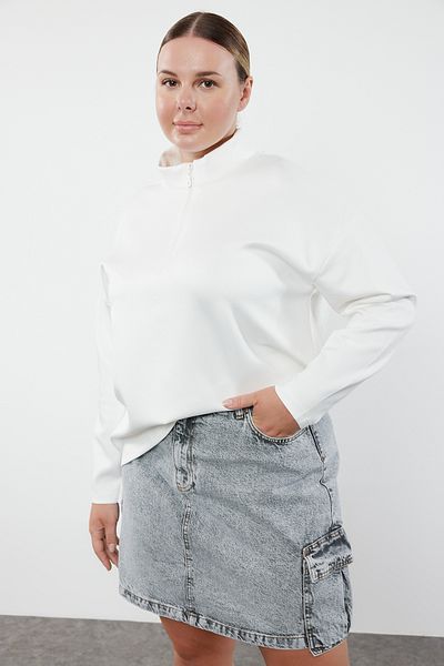 Trendyol Curve Bluza z dzianiny w kolorze ecru, duży rozmiar, ze stójką, szeroki krój TBBSS24AO00000