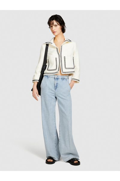 Sisley Palton din tweed pentru femei - culoare crem, dungi contrastante, buzunare plasate, guler de cămașă