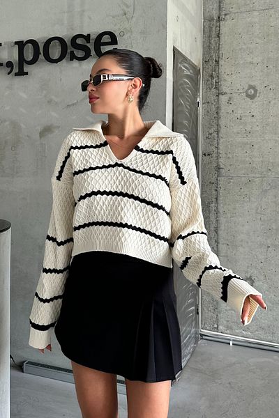 MODAGEN Ecrufarbener, gestreifter Damen-Strickpullover mit V-Ausschnitt
