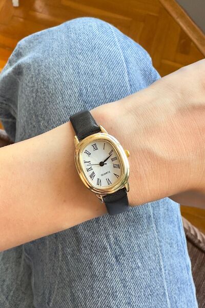 pierrose ساعة يد نسائية كلاسيكية Minimal Retro - حبل جلدي أسود