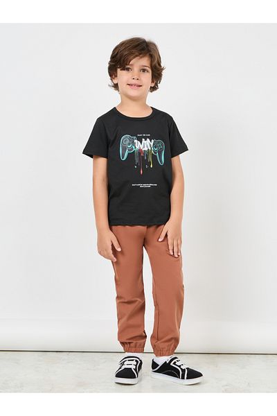 Styli Front Graphic T-Shirt & Pants Set
