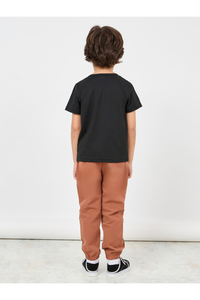 Styli Front Graphic T-Shirt & Pants Set