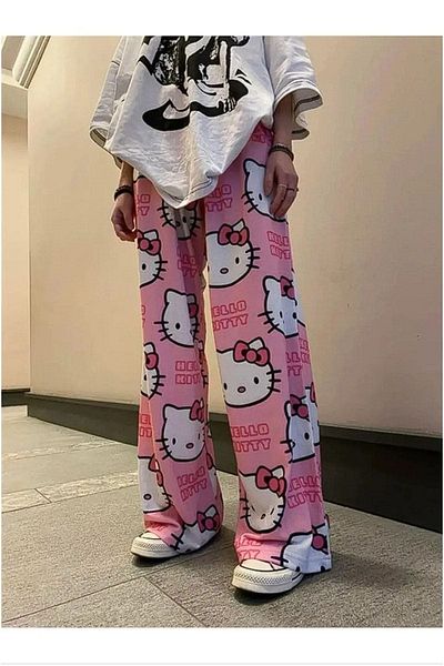 Qulis Wear Hello Kitty Head Λεπτομερή εμπριμέ ροζ φούτερ με σχέδια
