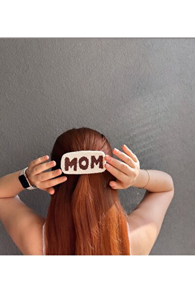 asyakuş Efsarstudio Handmade Kahverengi Mom Yazılı Punch Nakışı Otomatik Toka