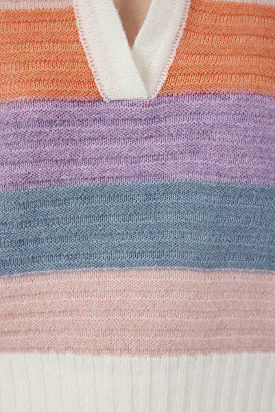 Trendyol Collection Polo Collar Ecru Knitwear Sweater - Soft Texture, Color Block Twoaw25Kz00280