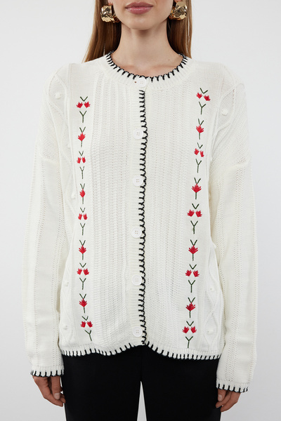 Trendyol Collection Detailní výšivka Ecru Knitwear Cardigan - TWOAW25HI00026
