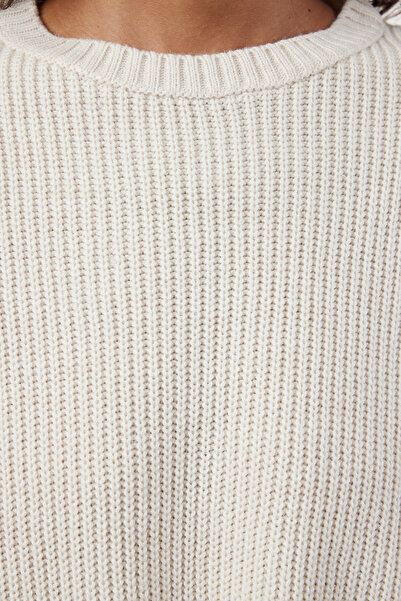 Trendyol Collection More Sustainable Stone Color Wide Fit Crop Knitwear Sweater - Crew Neck Twoaw25Sv00004