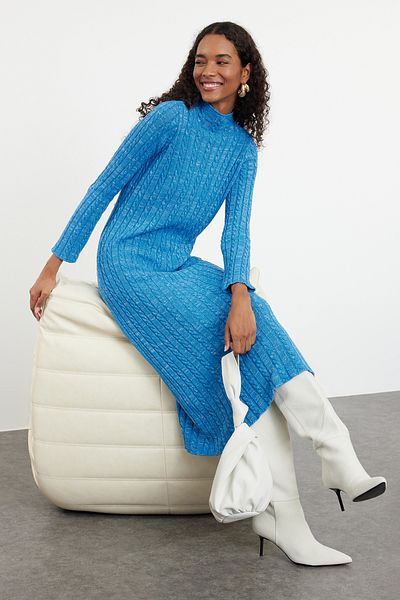 Trendyol Modest Indigo džínové úpletové šaty - vlasy spletené, pratelné TCTAW25EB00021