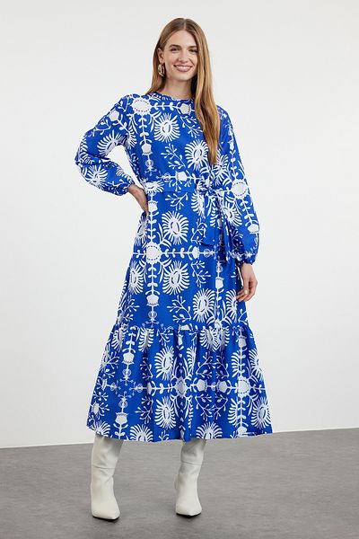 Trendyol Modest Námořnické modré šaty s květinovým vzorem s páskem - TCTAW24EB00113