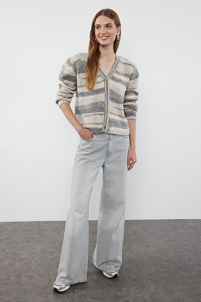 Trendyol Collection Barevně blokovaný šedý pletený cardigan - měkká textura Twoaw25Hi00197