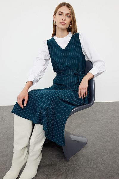 Trendyol Modest Smaragdové pruhované tkané šaty - TCTSS24EB00287