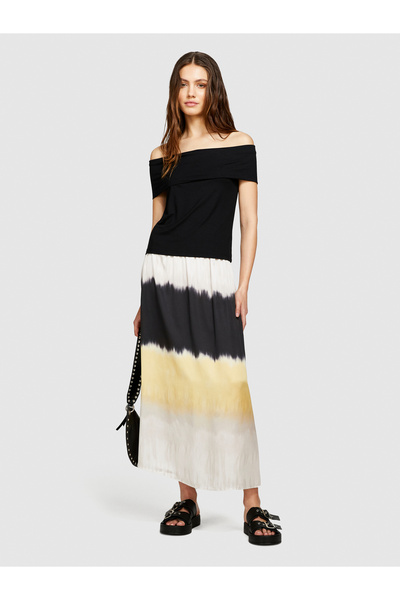 Sisley Black Viscous Blended - Tricou pentru femei slim cu umăr dezactivat