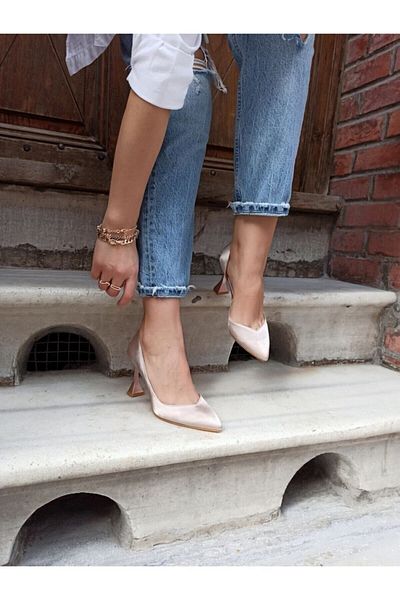 Atelierby DS Nude Satin V Cut Detailed 9 Cm Champagne Heel Women's Heeled Shoes