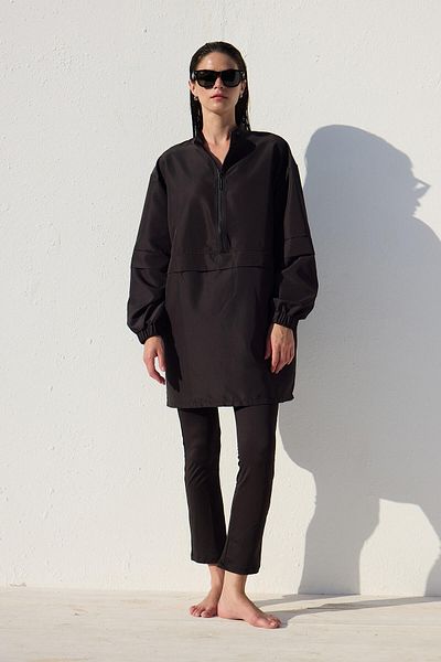 Manuka Schwarzer Fallschirm-Badeanzug