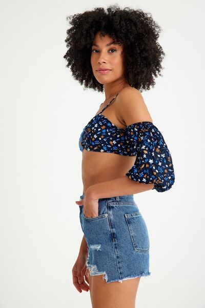 Kutaf Mom Kalıp Cep Altı Ve Paça Lazerli Denim Şort