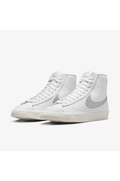 Nike Blazer Mid '77 ESS Kadın Beyaz Gümüş Sneaker