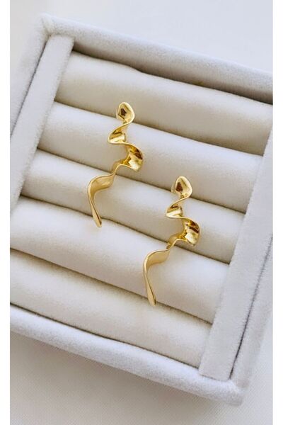 VNS Accessories أقراط نموذجية غير متماثلة (4.5 سم)