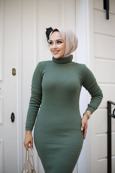 Sfg Life Moda فستان من الأكريليك ذو الياقة المدورة بقصة ضيقة - ملابس تريكو مرنة