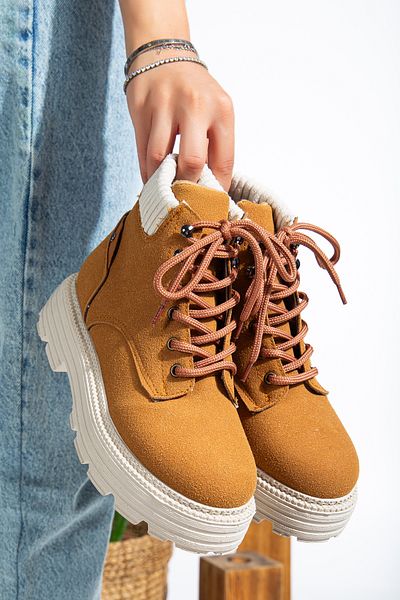 Mc vay Shoes Γυναικείες μπότες Cess Mustard Cat με λεπτομέρεια με κορδόνια