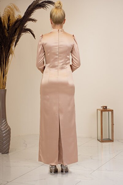 Surikka Βολάν με χάντρες με φτερωτά μανίκια - Βραδινό φόρεμα Nara μπροστά