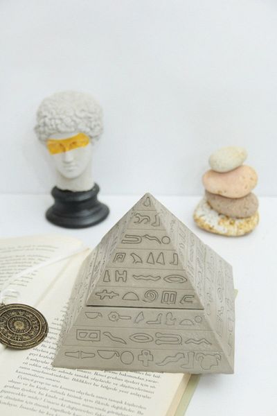Esafe Home Covered Keops Pyramid Ashtray