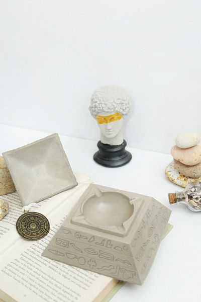 Esafe Home Covered Keops Pyramid Ashtray