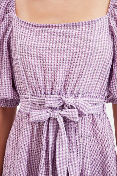 Trendyol Collection Fioletowa mini tkana sukienka w kratkę z odcięciem w talii i kwadratowym kołnierzykiem TWOAW22EL0051