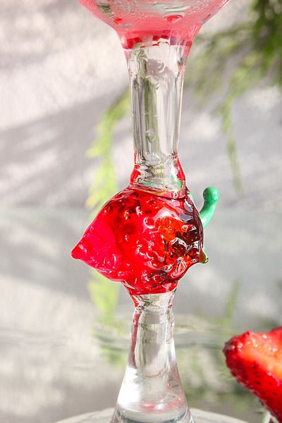 ADAMODART Strawberry Figured Standing Coffee Water Glass Set of 2