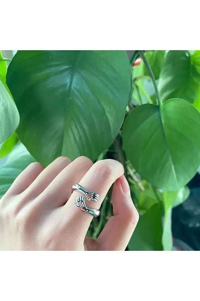 Köstebek Vintage Hugging Hands Romantic Lover Ring