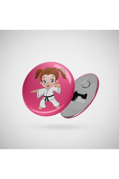Fizello Fata de karate va deschide