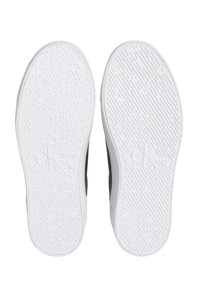 Calvin Klein YW0YW01474 Model černé nízké tenisky