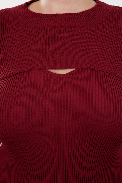 Trendyol Curve Dwuczęściowy zestaw dzianinowej sukienki midi w kolorze ciemnej wiśni i krótkiego swetra - TBBAW24AH00004