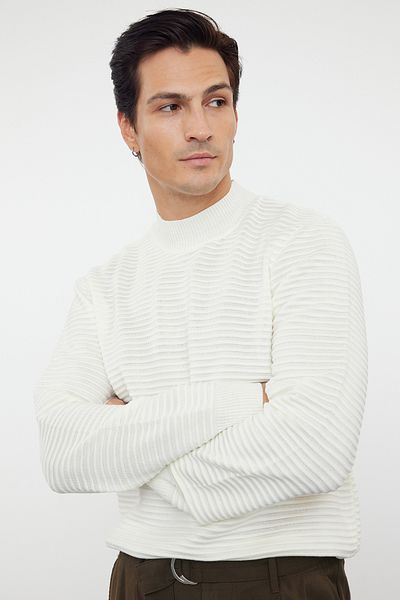 Trendyol Collection Μισό ζιβάγκο - Πλεκτό πουλόβερ με υφή εκρού Slim Fit TMNAW20LS0012