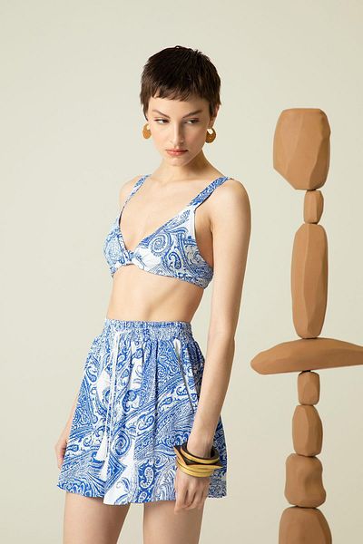 Rue Studio Crop Top albastru - Detaliu decolteu la spate cu bretele