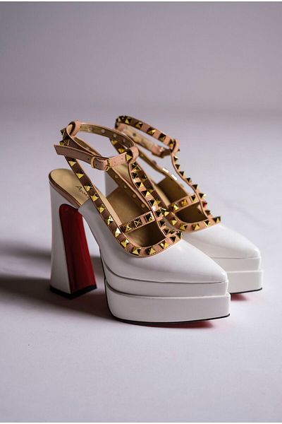 Ayakkabı Ateşi White Patent Leather Nude Patent Leather Trok Detailed Platform Design Women's High Heeled Shoes Reina