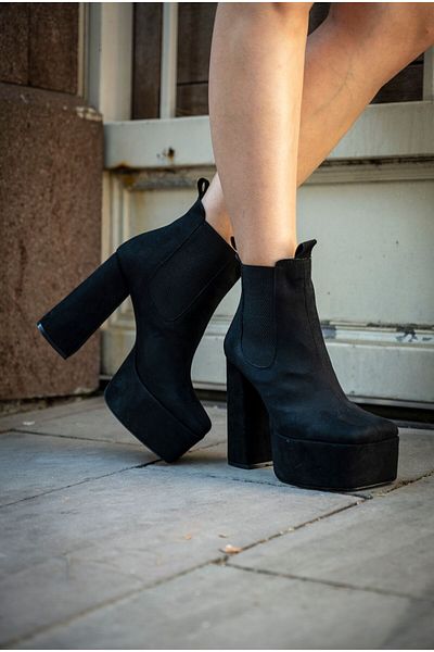 Ayakkabı Ateşi Pantofi dama cu platforma cu design din piele intoarsa neagra Venga